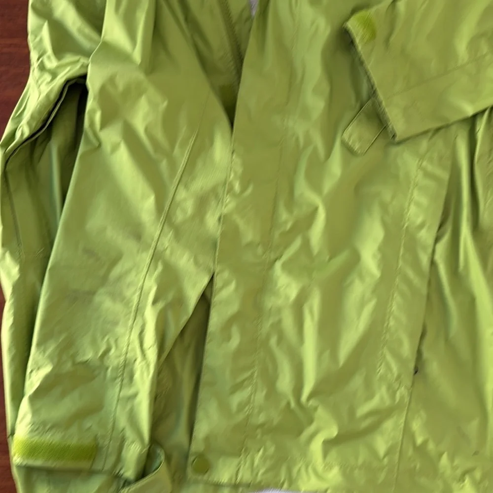 Marmot Men's Precip Light-weight Waterproof Rain Jacket, Green Lichen, Small - Picture 5 of 6